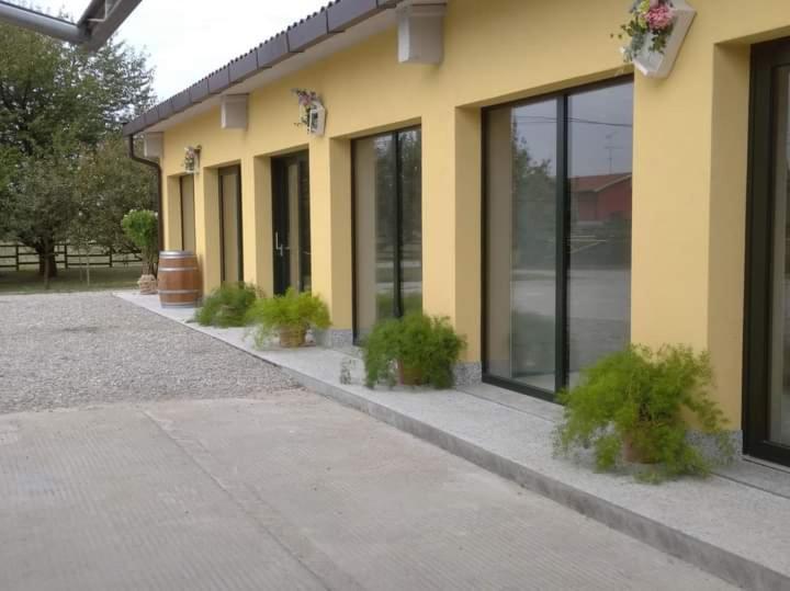 Azienda Agrituristica Scotti Сомма-Ломбардо Экстерьер фото